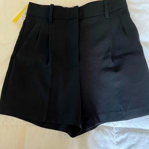 Aritzia Wilfred Effortless 5" Shorts- Black